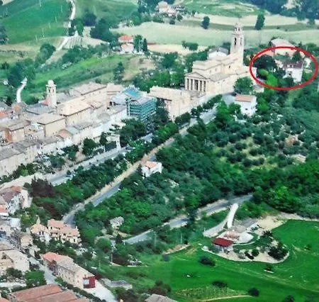 All'Ombra Di Tre Giganti * Monte San Pietrangeli