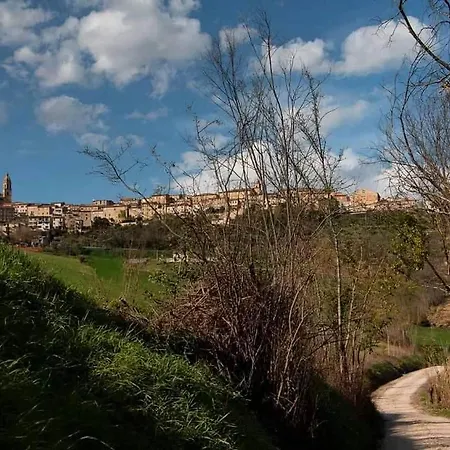 All'Ombra Di Tre Giganti * Monte San Pietrangeli